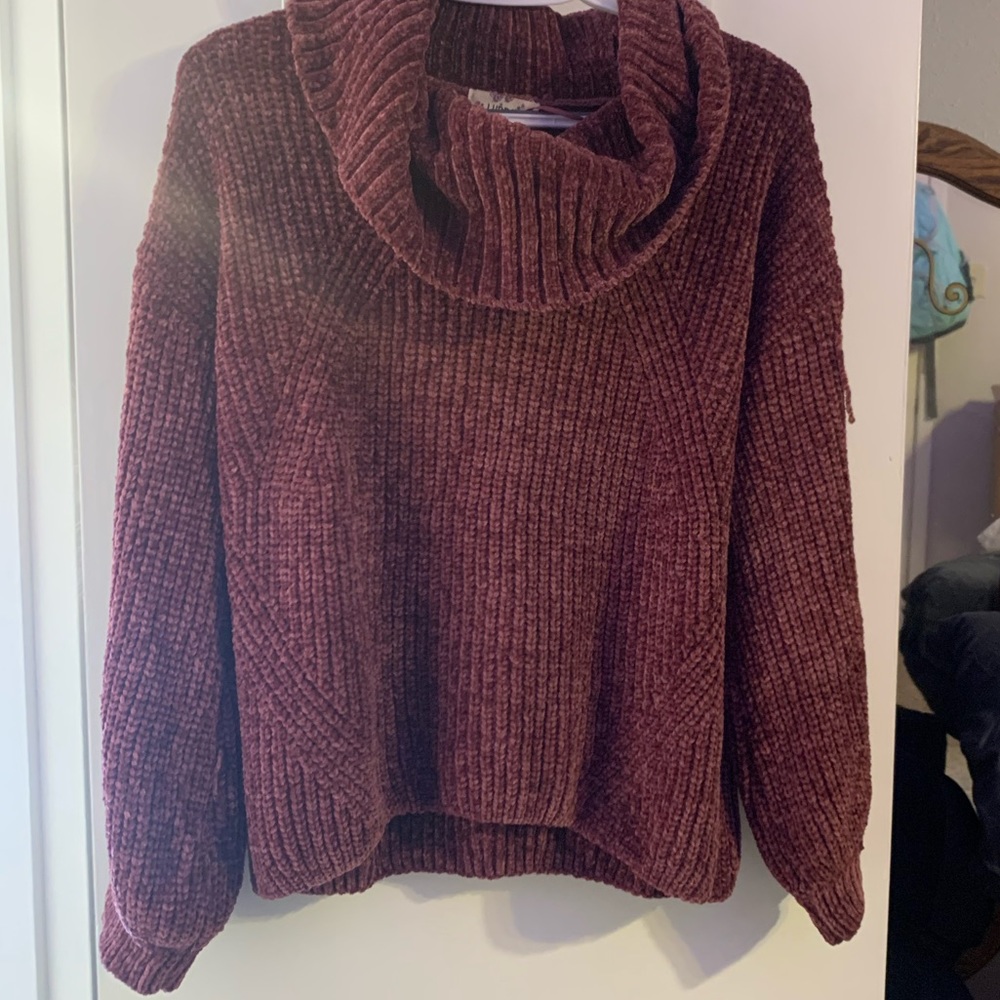 Maroon turtle neck. 100% polyester